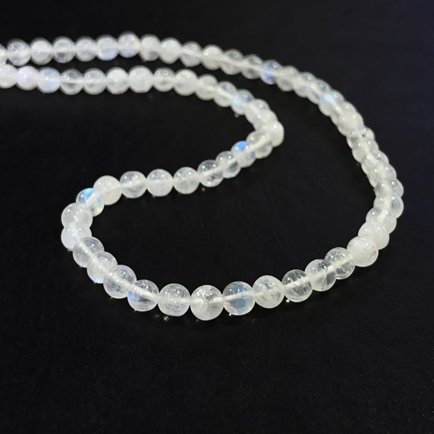 5–5.5mm Smooth Round Rainbow Moonstone 14.5 inch 75 pcs/strand AAA High Quality