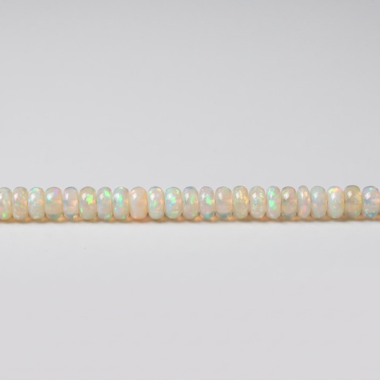 2–5.5mm Natural White Ethiopian Opal Beads 17 inch